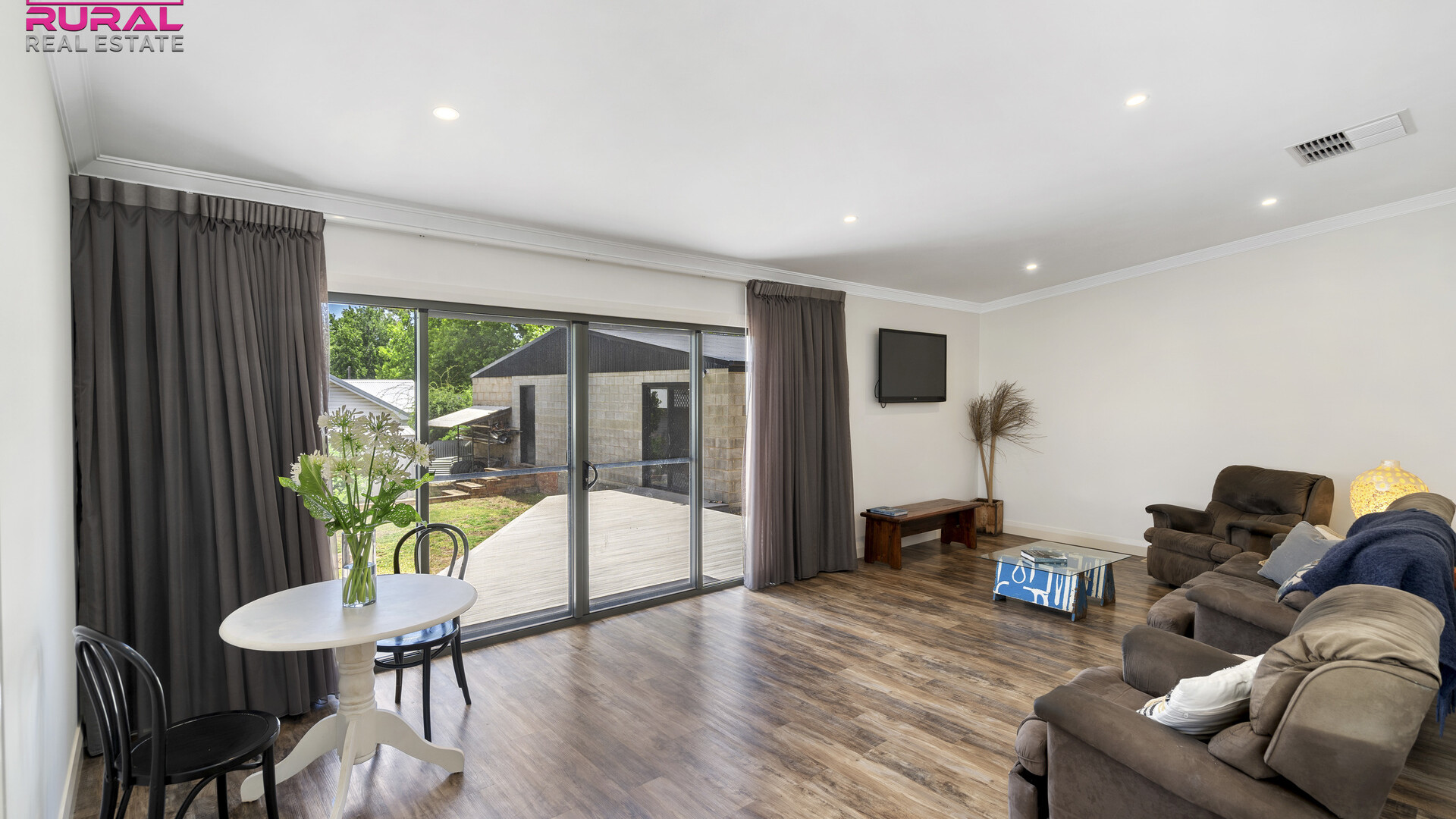 16 Roberts Street, Narrandera NSW 2700 - photo 5