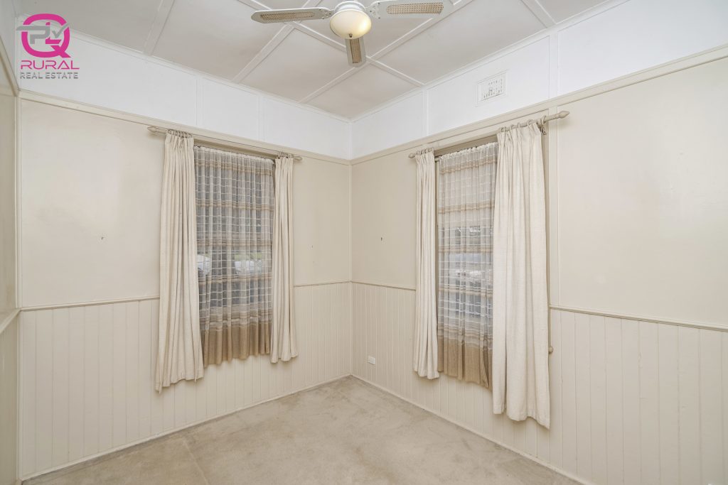 28 King Street, Narrandera NSW 2700 - photo 2