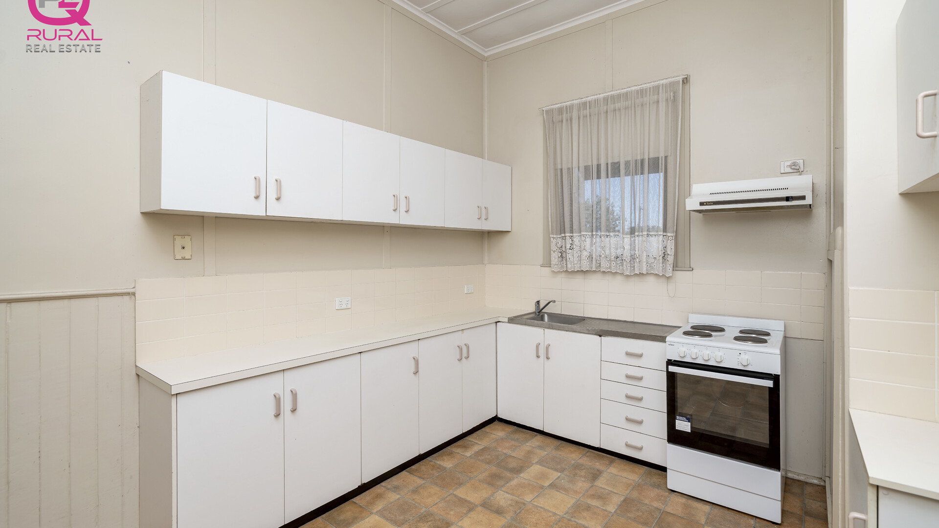 28 King Street, Narrandera NSW 2700 - photo 17