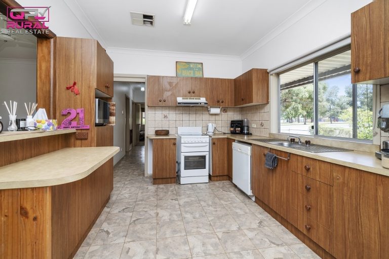 25 Banksia Avenue, Leeton NSW 2705 - photo 5