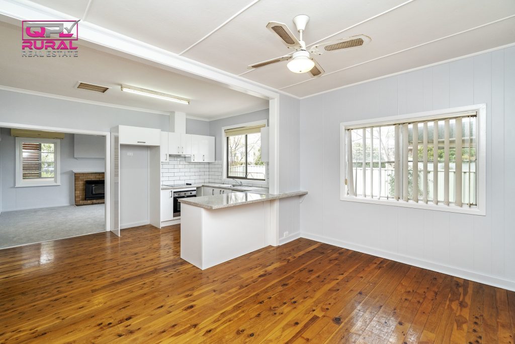 138 Kitchener Road, Temora NSW 2666 - photo 2