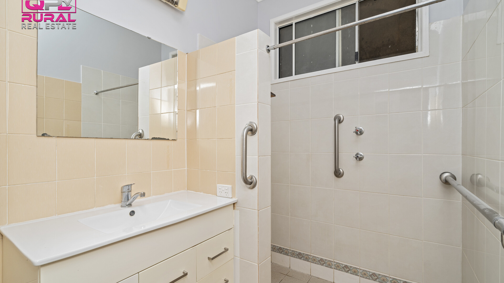 138 Kitchener Road, Temora NSW 2666 - photo 11