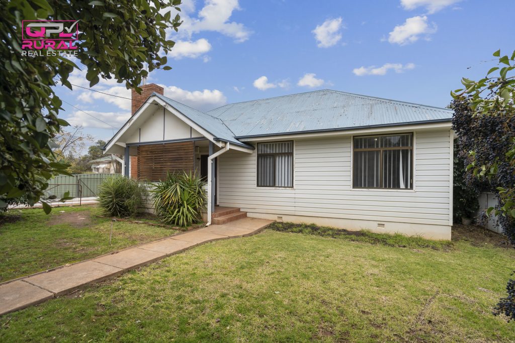 138 Kitchener Road, Temora NSW 2666 - McGrath Riverina