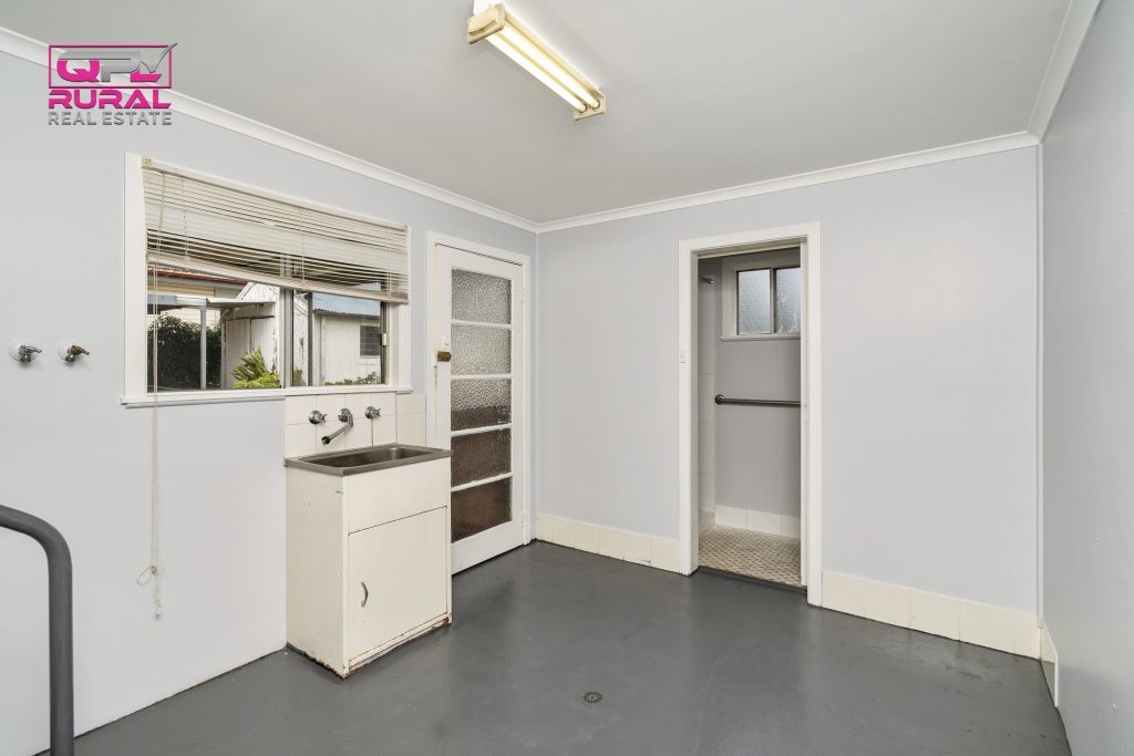 138 Kitchener Road, Temora NSW 2666 - photo 13