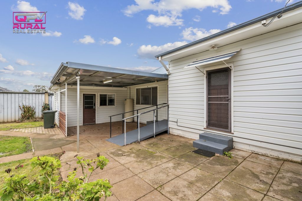 138 Kitchener Road, Temora NSW 2666 - photo 14