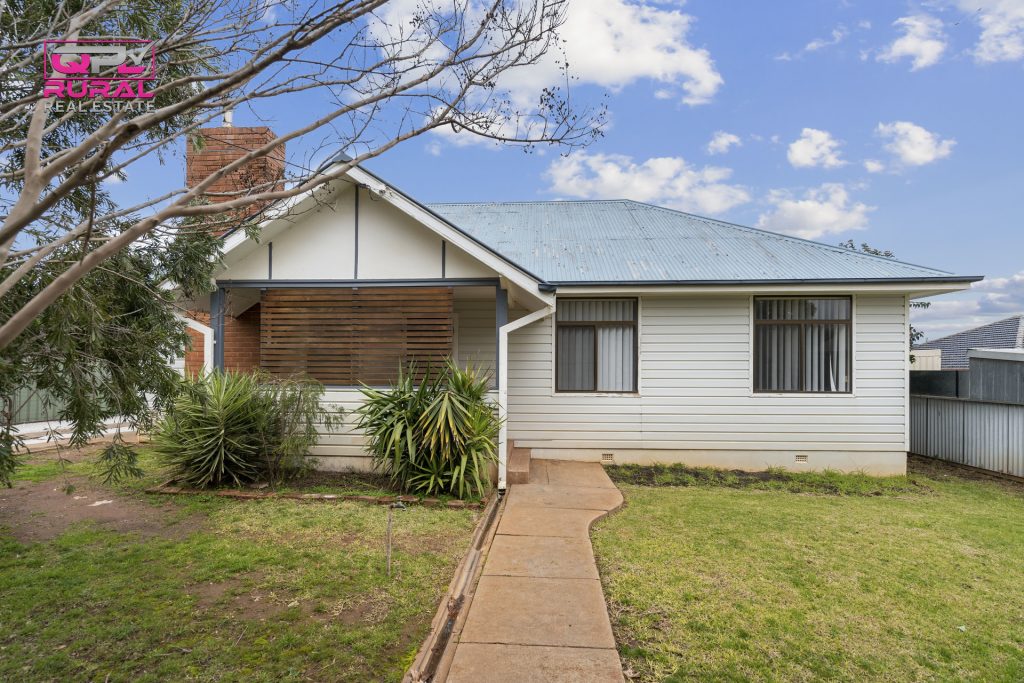 138 Kitchener Road, Temora NSW 2666 - photo 15
