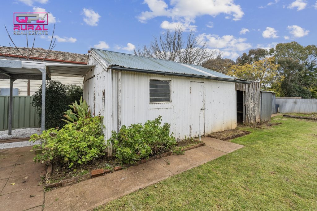 138 Kitchener Road, Temora NSW 2666 - photo 16