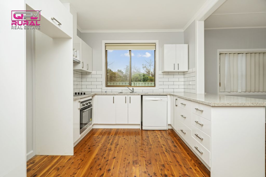 138 Kitchener Road, Temora NSW 2666 - photo 4
