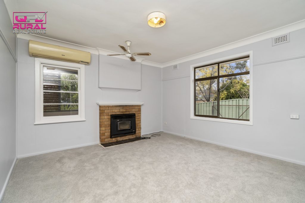 138 Kitchener Road, Temora NSW 2666 - photo 5