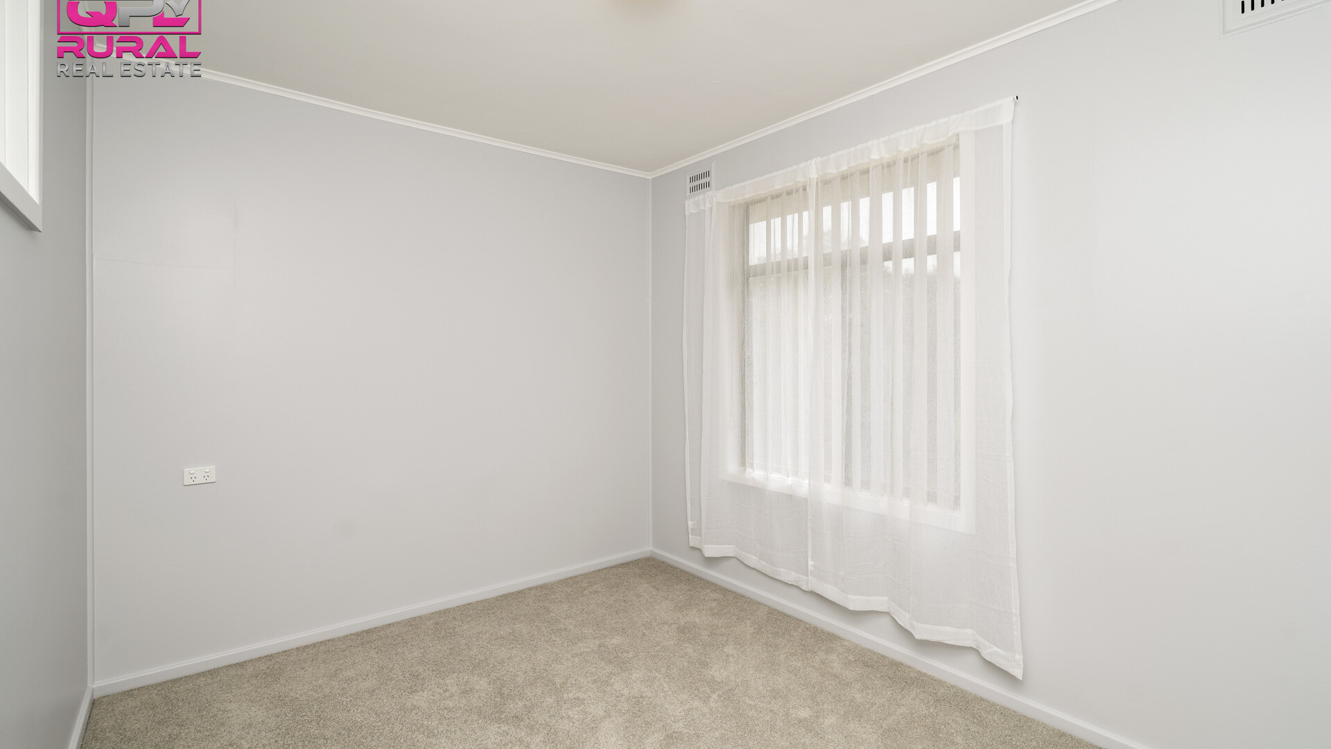 138 Kitchener Road, Temora NSW 2666 - photo 8