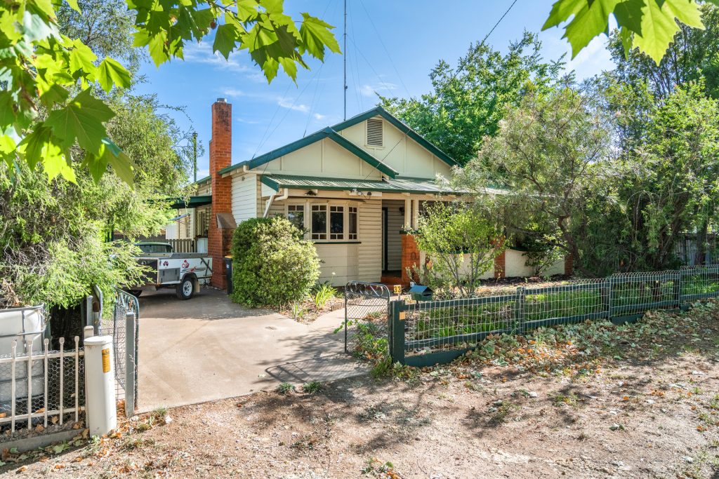 33 Audley Street, Narrandera NSW 2700 - photo 2