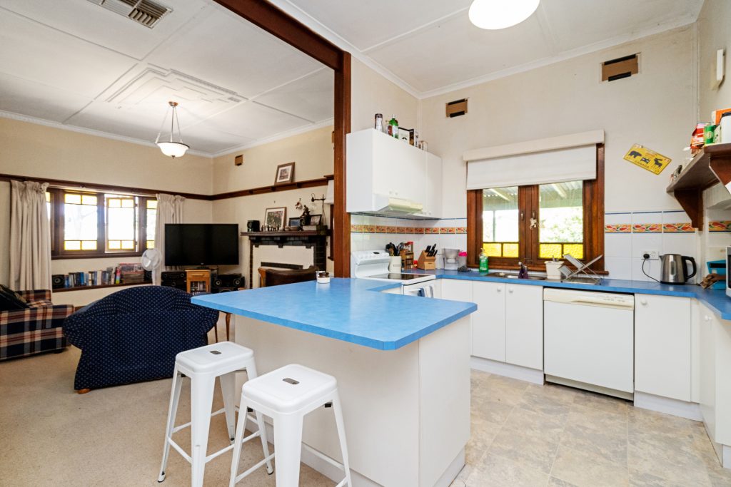 33 Audley Street, Narrandera NSW 2700 - photo 3