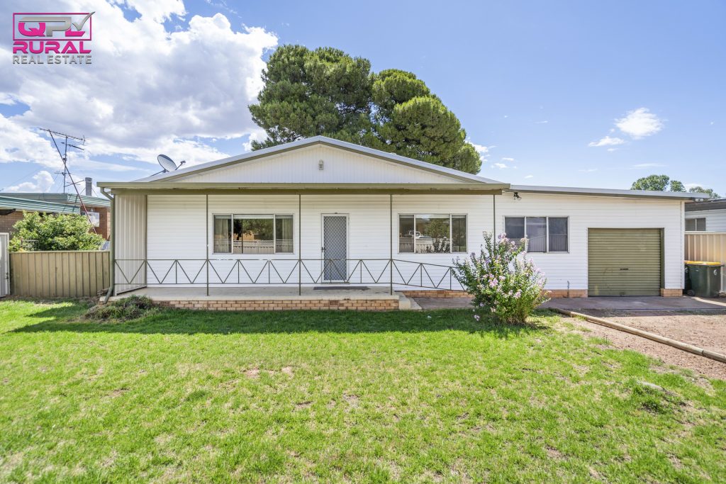 41 Gossamer Street, Leeton NSW 2705 - photo 2