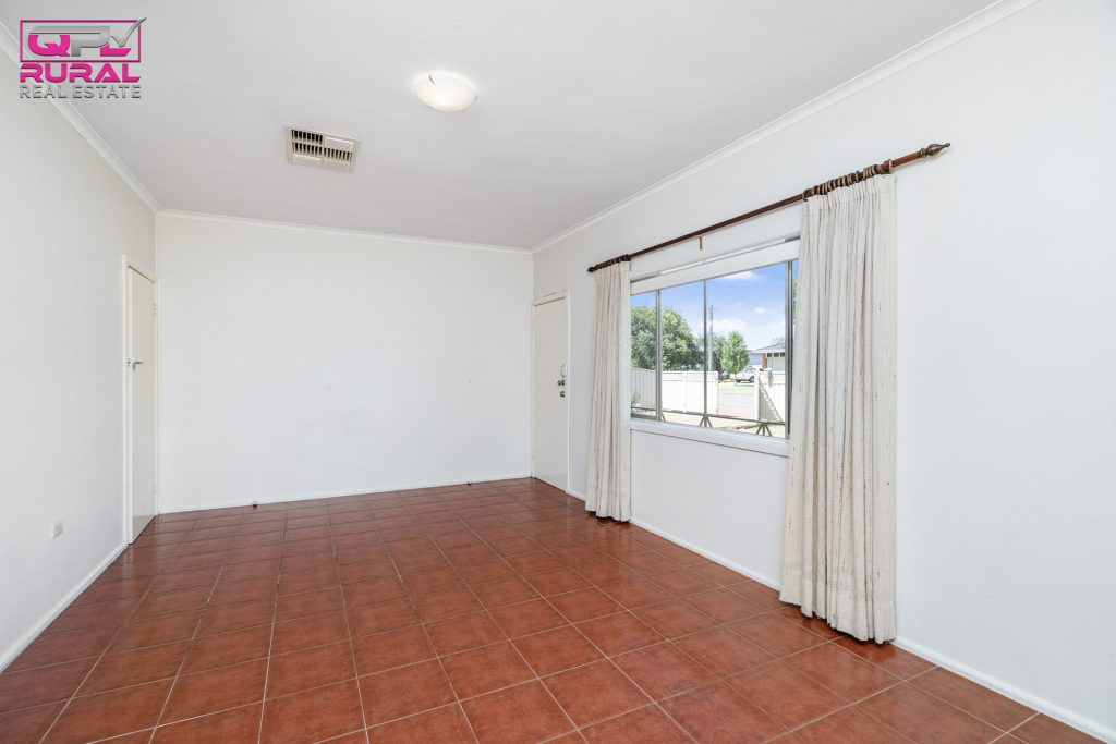 41 Gossamer Street, Leeton NSW 2705 - photo 5