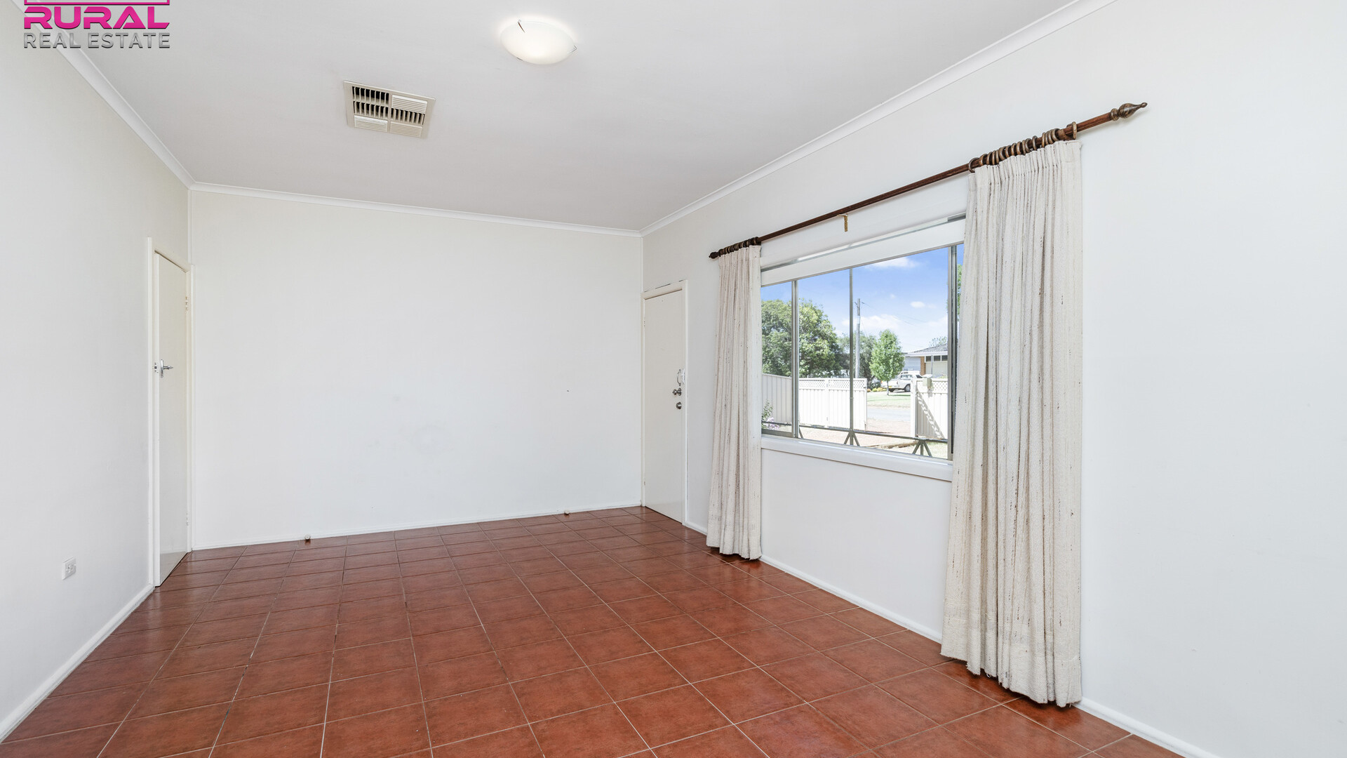 41 Gossamer Street, Leeton NSW 2705 - photo 5