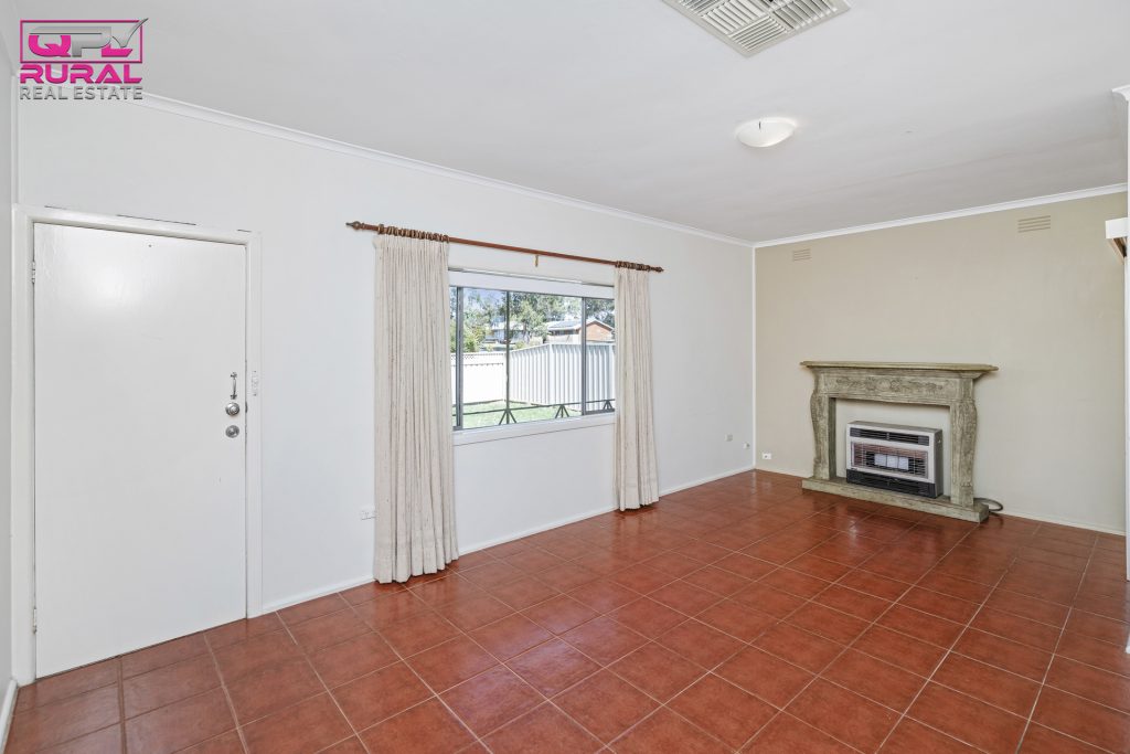 41 Gossamer Street, Leeton NSW 2705 - photo 6