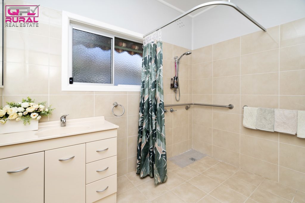 11 Larmer Street, Narrandera NSW 2700 - photo 14