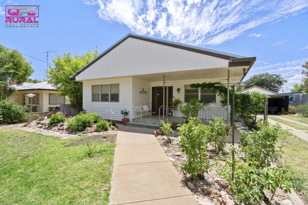 11 Larmer Street, Narrandera NSW 2700 - photo 17