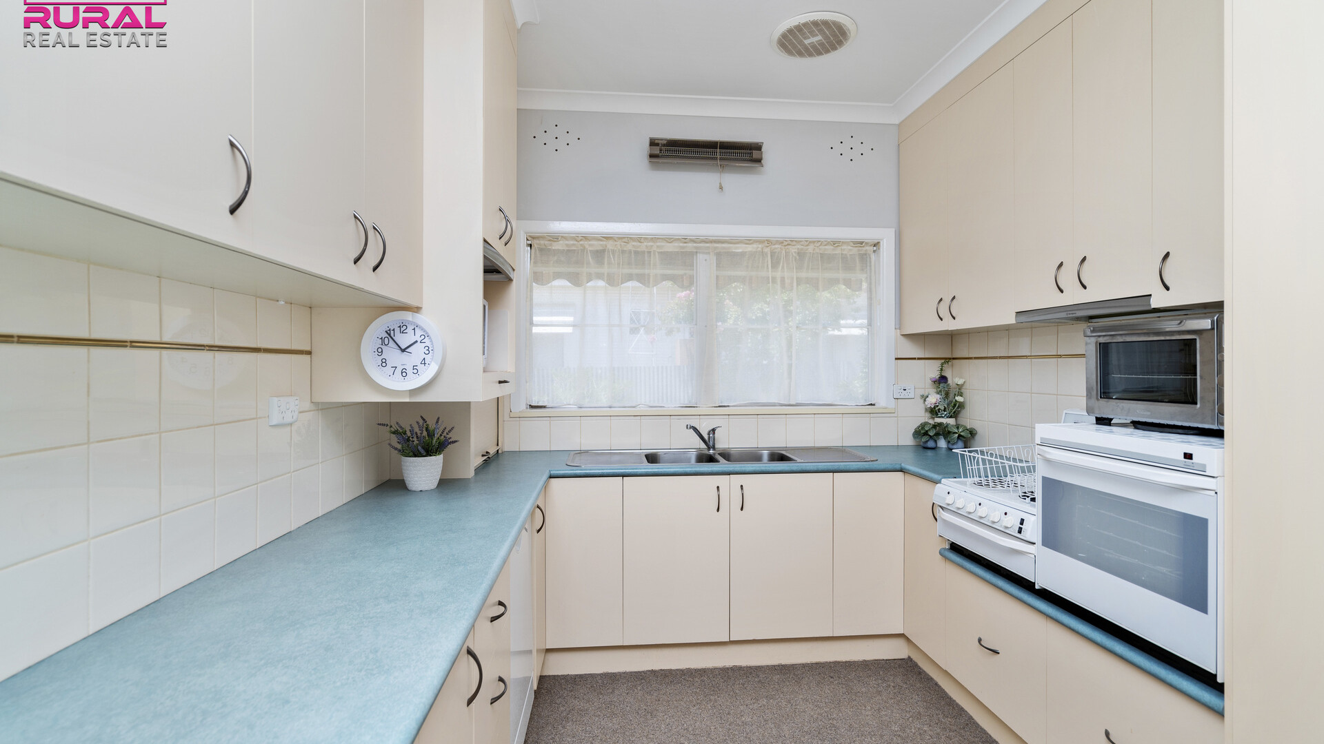 11 Larmer Street, Narrandera NSW 2700 - photo 3