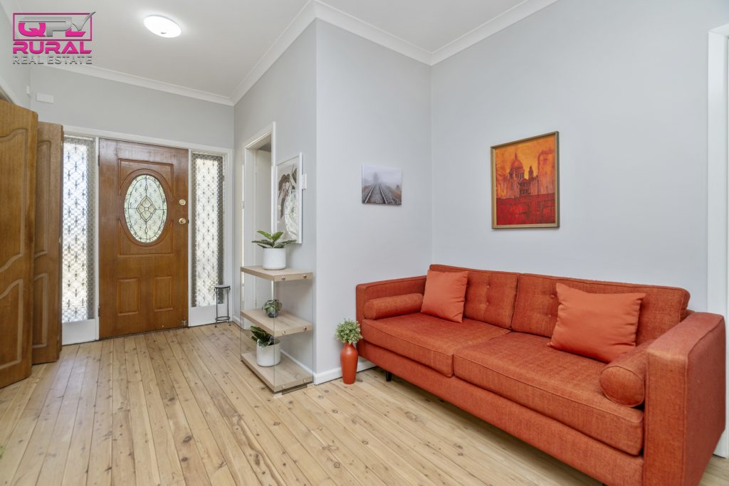 11 Larmer Street, Narrandera NSW 2700 - photo 6