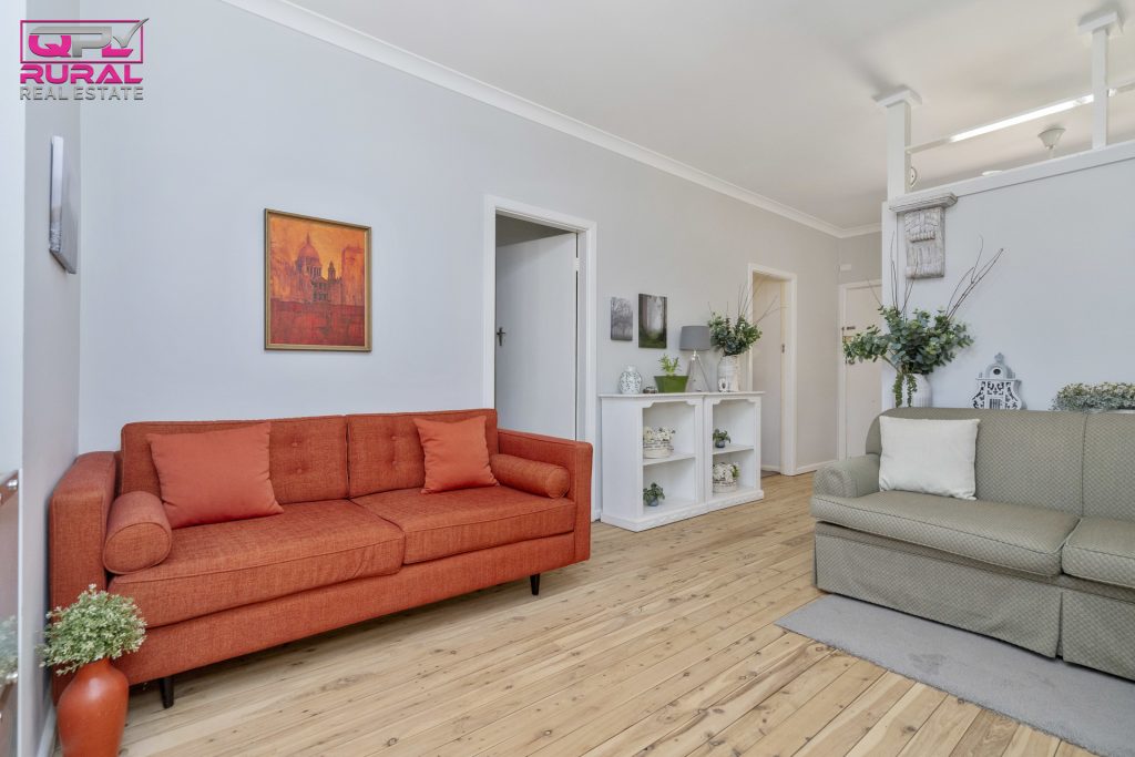 11 Larmer Street, Narrandera NSW 2700 - photo 7