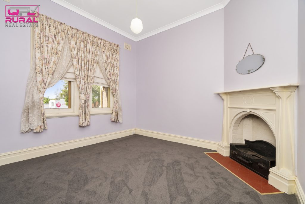 109 Victoria Street, Temora NSW 2666 - photo 11