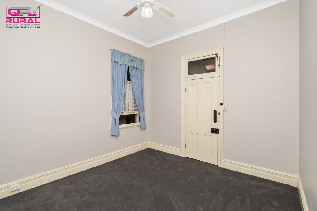 109 Victoria Street, Temora NSW 2666 - photo 12