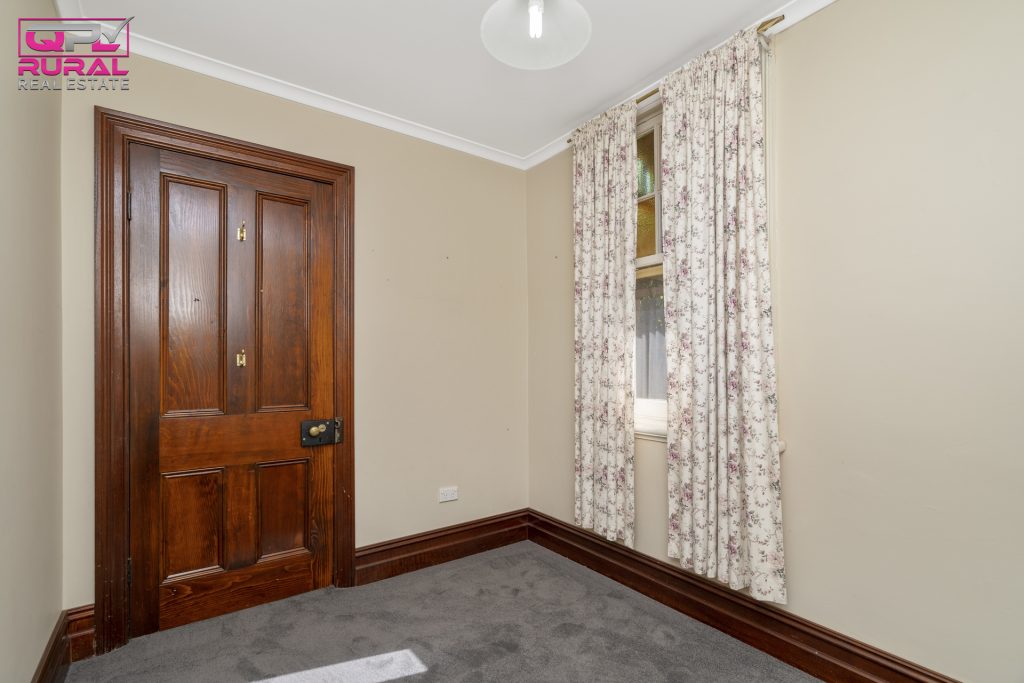 109 Victoria Street, Temora NSW 2666 - photo 15