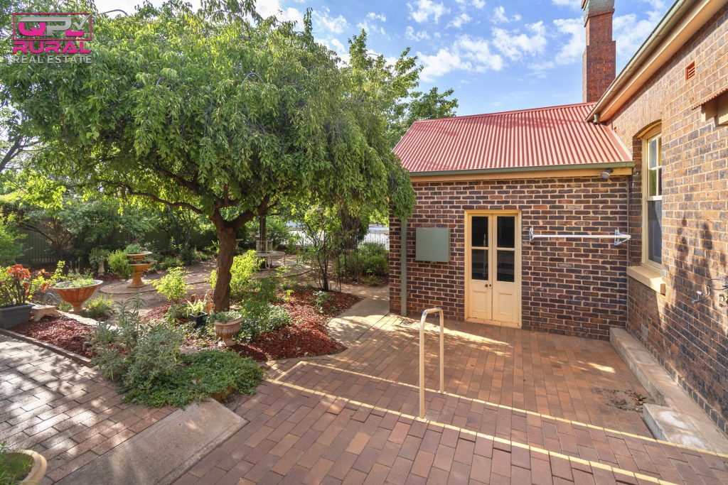 109 Victoria Street, Temora NSW 2666 - photo 19