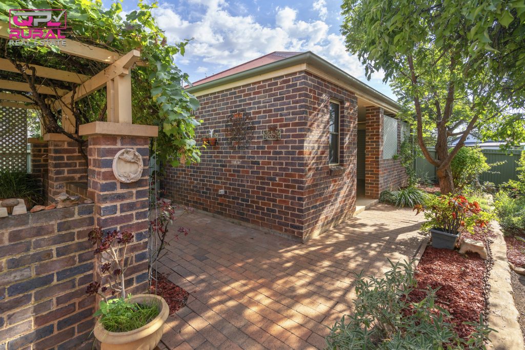 109 Victoria Street, Temora NSW 2666 - photo 21