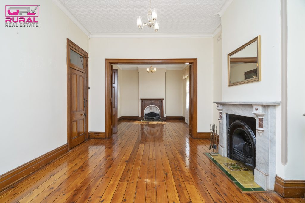 109 Victoria Street, Temora NSW 2666 - photo 4
