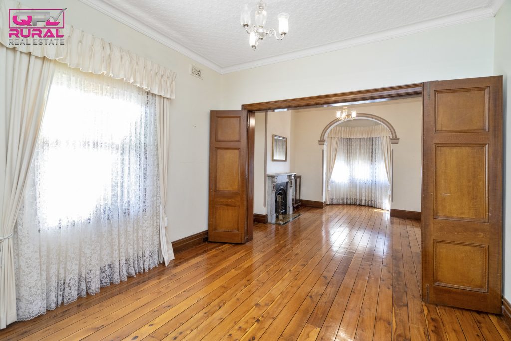 109 Victoria Street, Temora NSW 2666 - photo 5