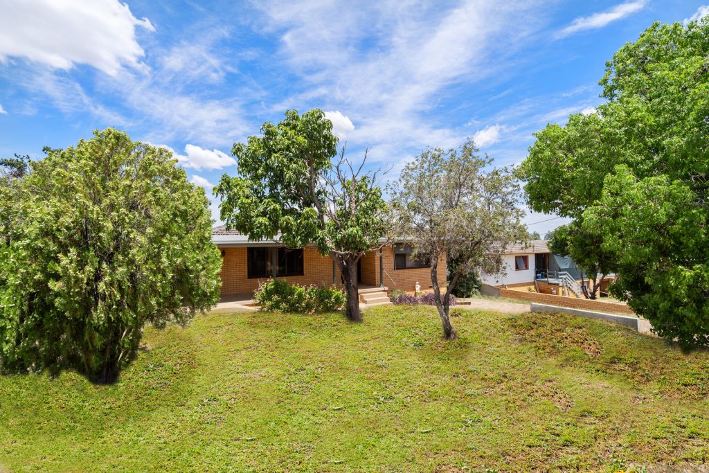 186 Loftus Street, Temora NSW 2666 - photo 2