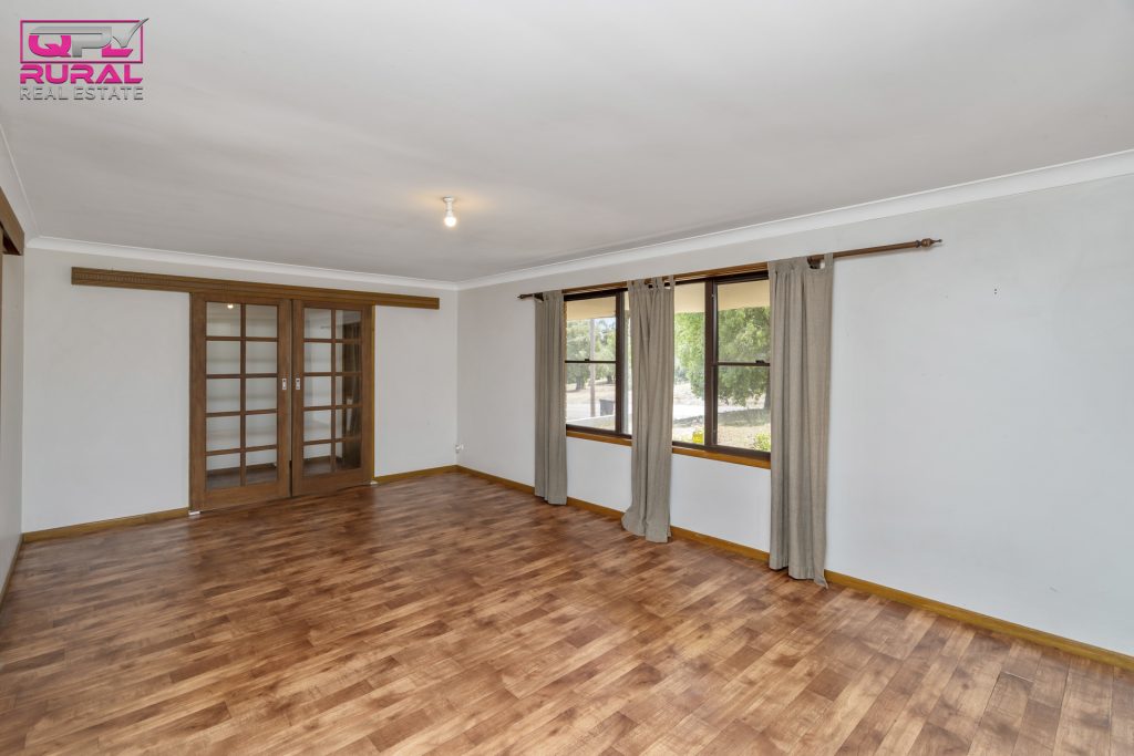 186 Loftus Street, Temora NSW 2666 - photo 15