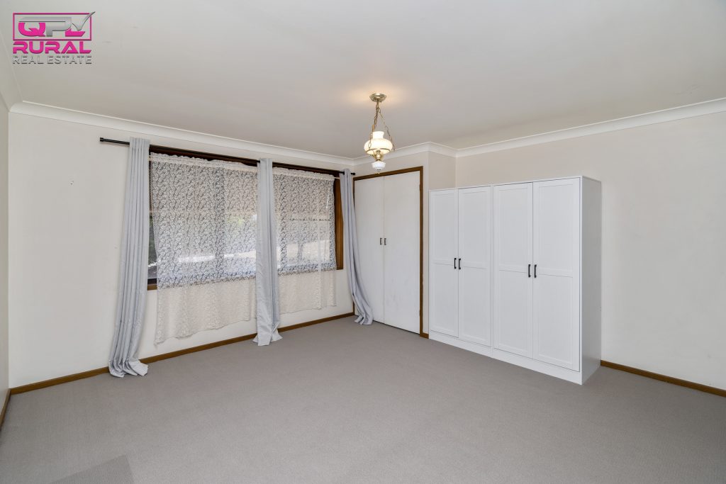 186 Loftus Street, Temora NSW 2666 - photo 16