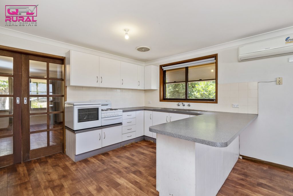 186 Loftus Street, Temora NSW 2666 - photo 5