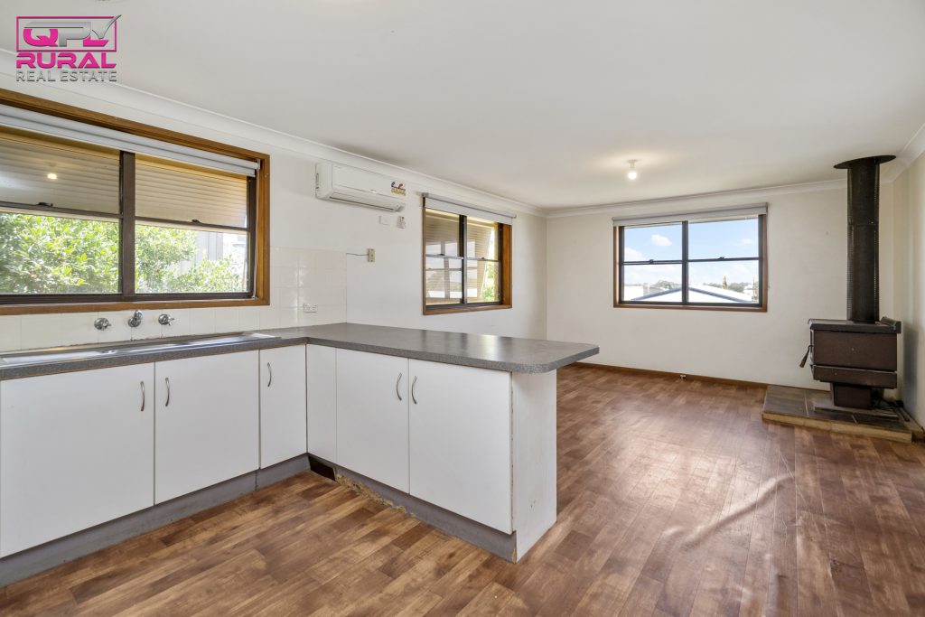 186 Loftus Street, Temora NSW 2666 - photo 6