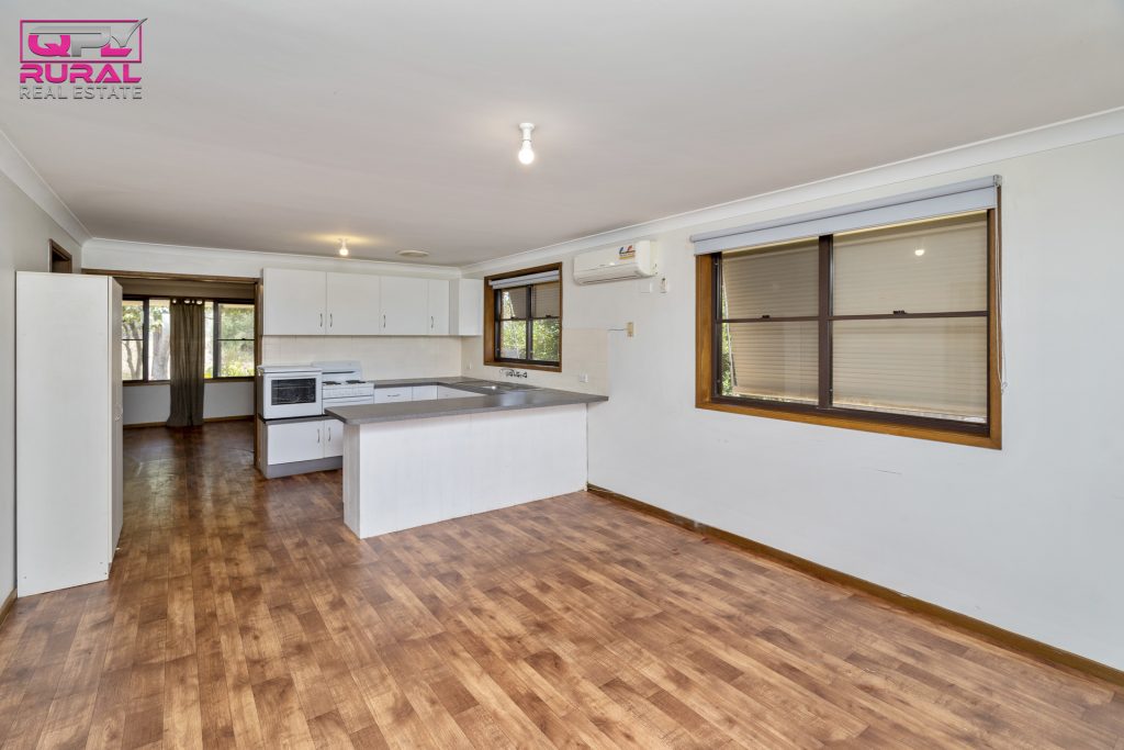 186 Loftus Street, Temora NSW 2666 - photo 7