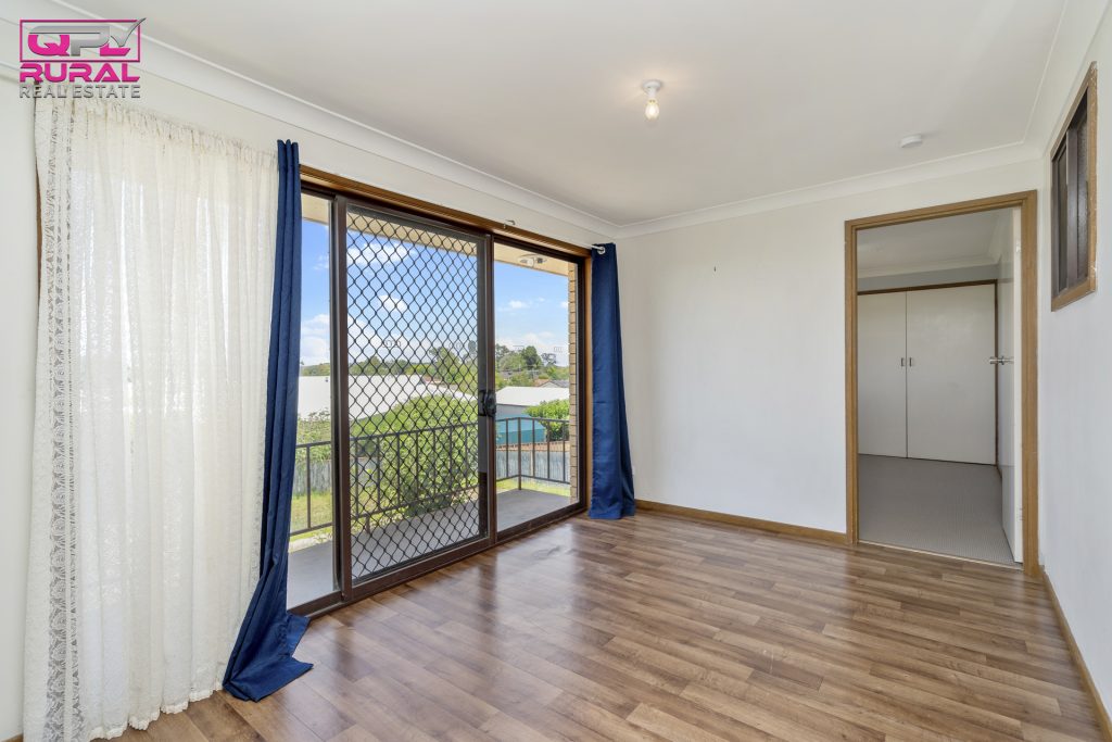 186 Loftus Street, Temora NSW 2666 - photo 8