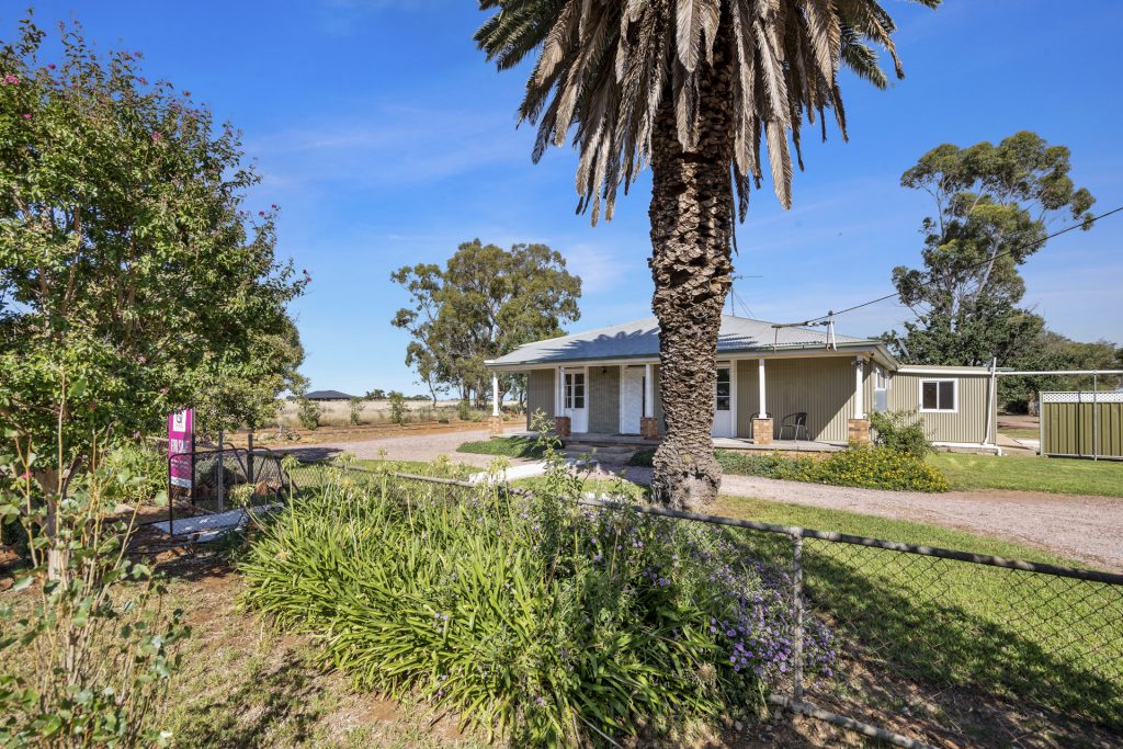 225 McNeil Road, Leeton NSW 2705 - photo 2