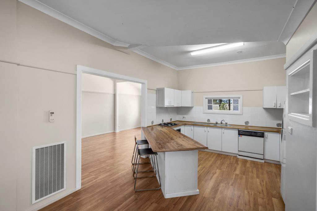 225 McNeil Road, Leeton NSW 2705 - photo 6