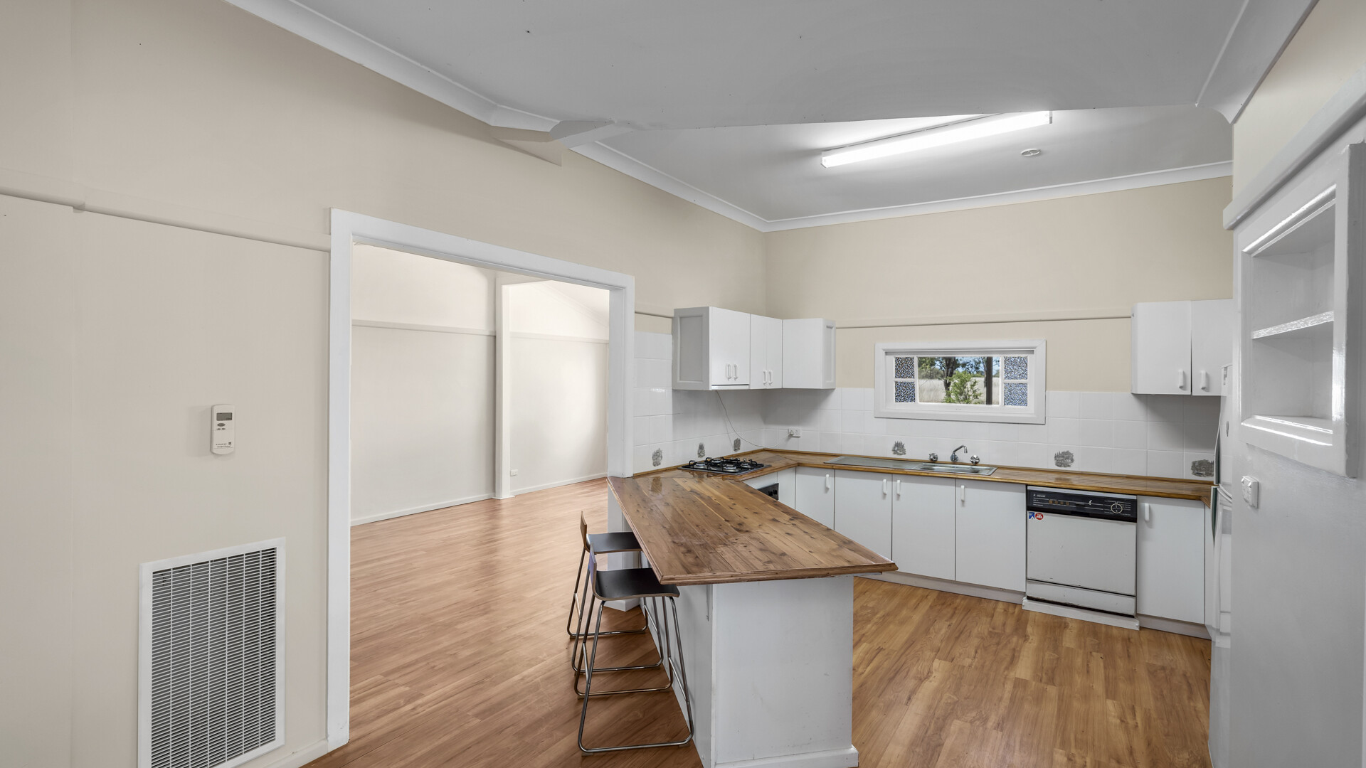 225 McNeil Road, Leeton NSW 2705 - photo 6