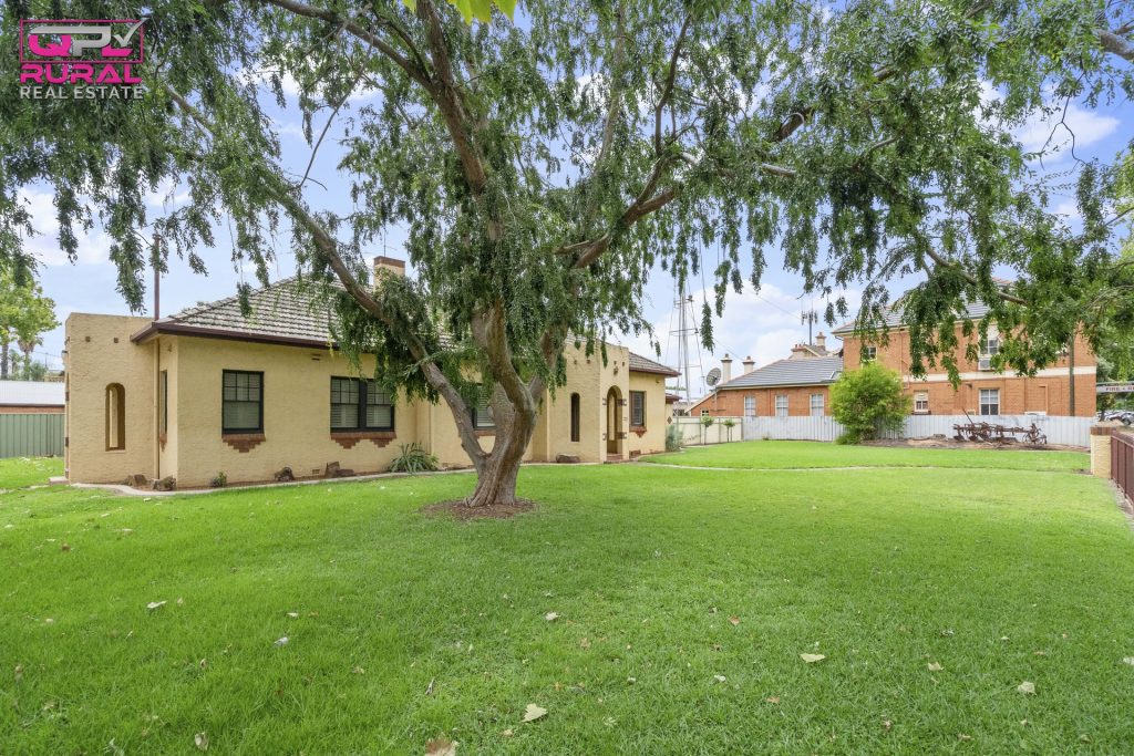 27 Twynam Street, Narrandera NSW 2700 - McGrath Riverina