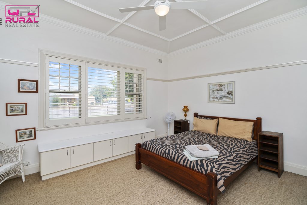 27 Twynam Street, Narrandera NSW 2700 - photo 15