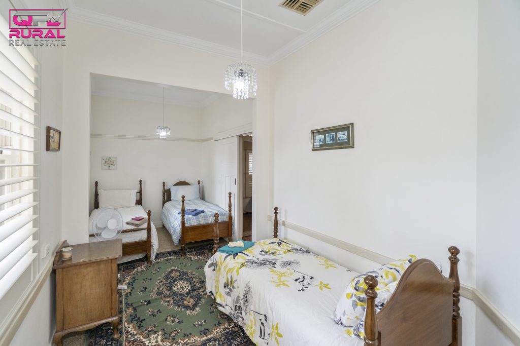 27 Twynam Street, Narrandera NSW 2700 - photo 16