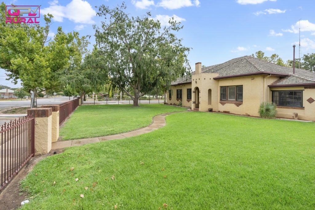 27 Twynam Street, Narrandera NSW 2700 - photo 3