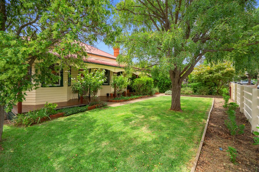 113 Larmer Street, Narrandera NSW 2700 - photo 2