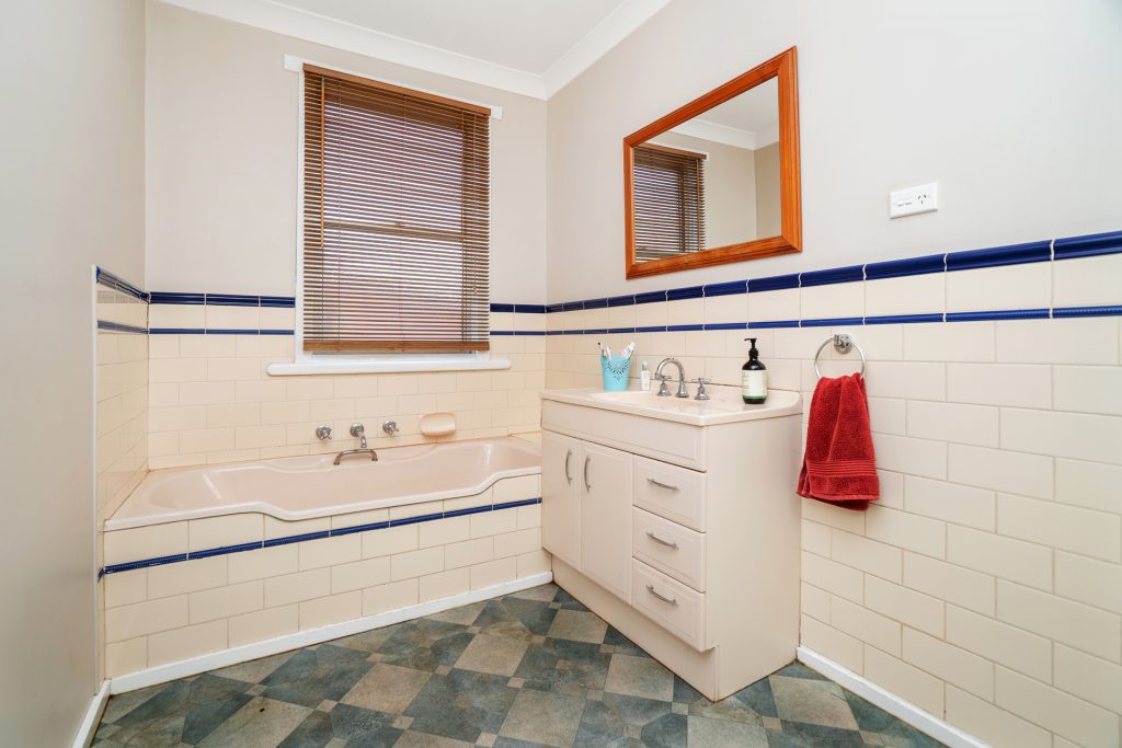 113 Larmer Street, Narrandera NSW 2700 - photo 12