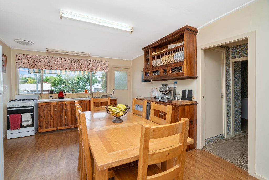 113 Larmer Street, Narrandera NSW 2700 - photo 4