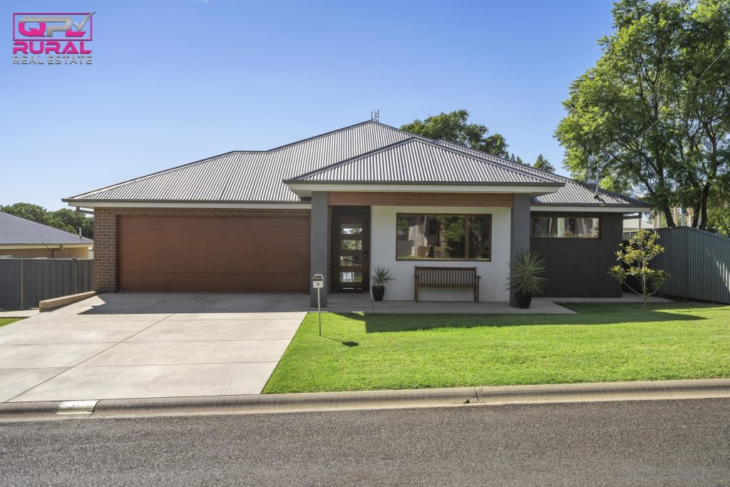 9 Joffre Street, Temora NSW 2666 - McGrath Riverina